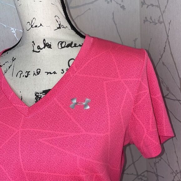 Under Armour workout shirt, Size Medium‎ - Picture 2 of 5